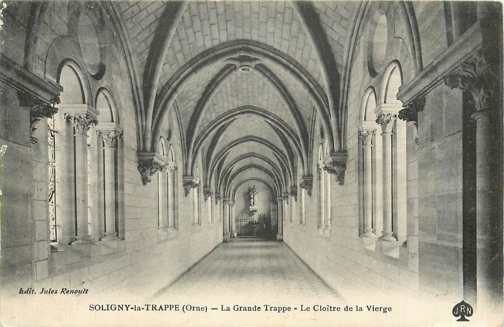 CPA Soligny la Trappe Orne La Grande Trappe Le Cloitre de la Vierge 
