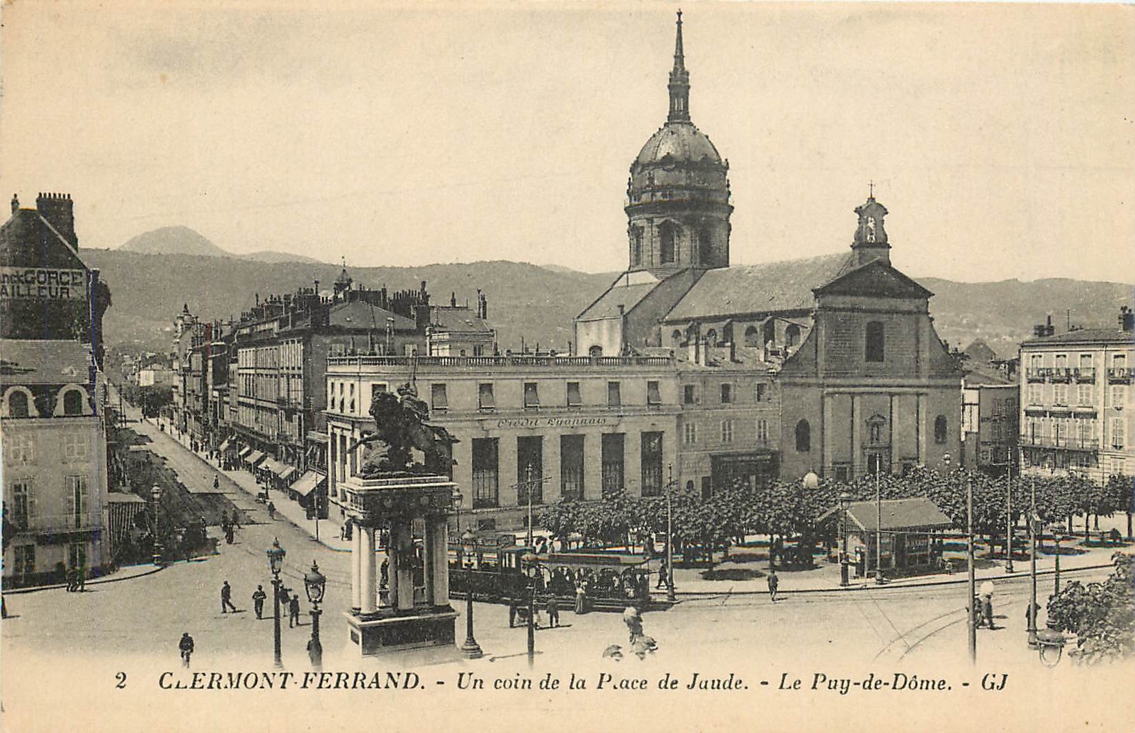 Clermont-Ferrand - Un coin de la Place de Jaude - Le Puy-de-Dôme - GJ