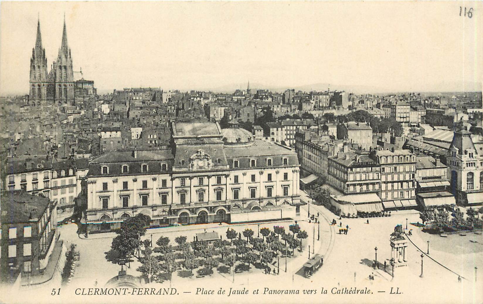 CPA Clermont Ferrand Place de Jaude et Panorama vers la Cathedrale 