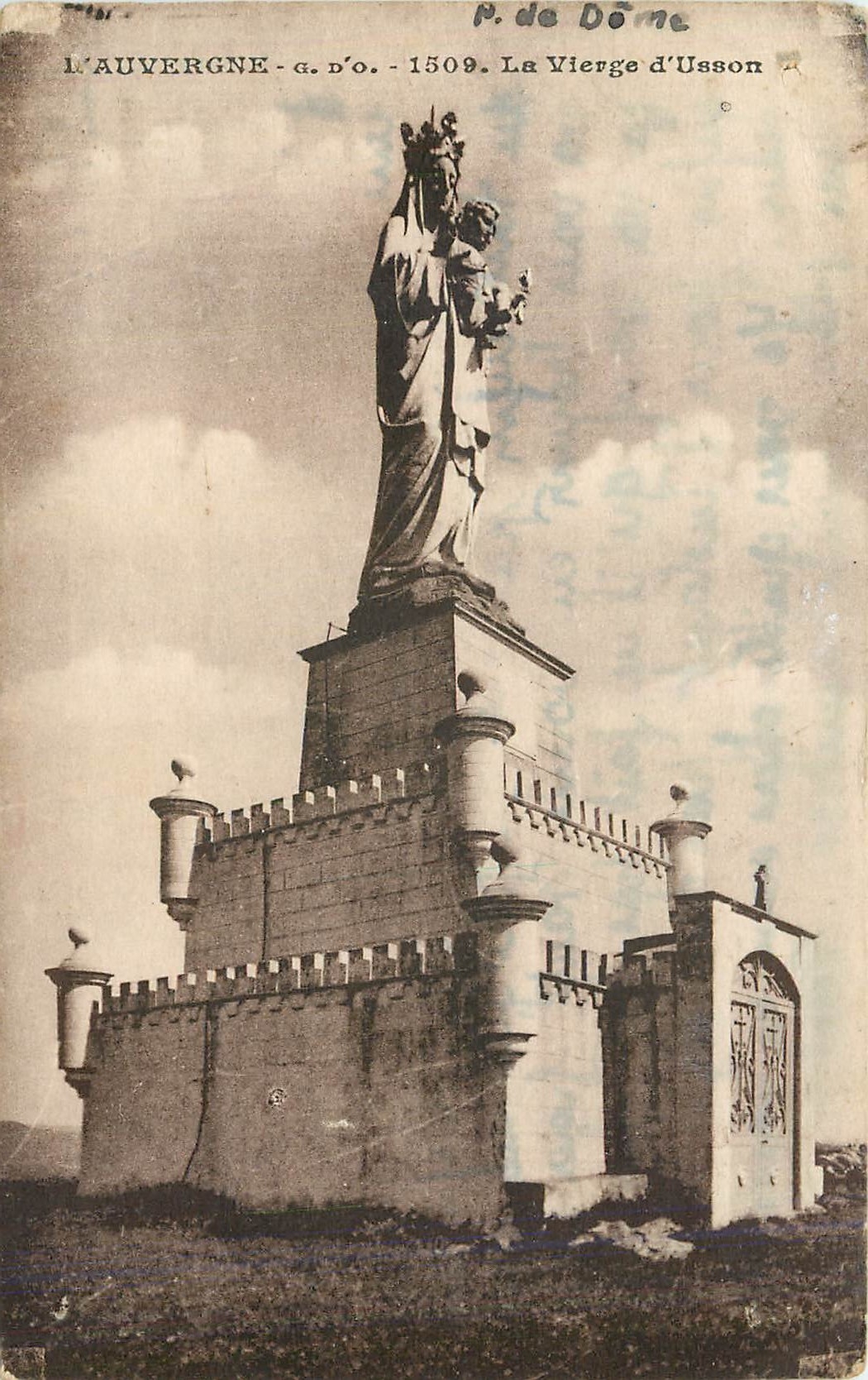 CPA L'Auvergne La Vierge d'Usson 