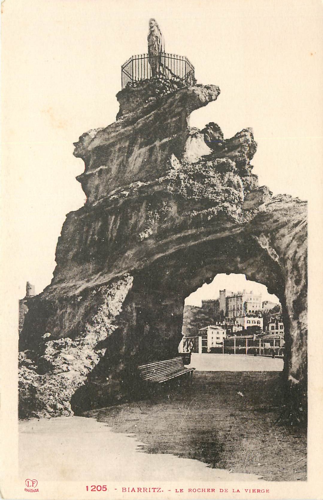 CPA Biarritz Le Rocher de la Vierge 