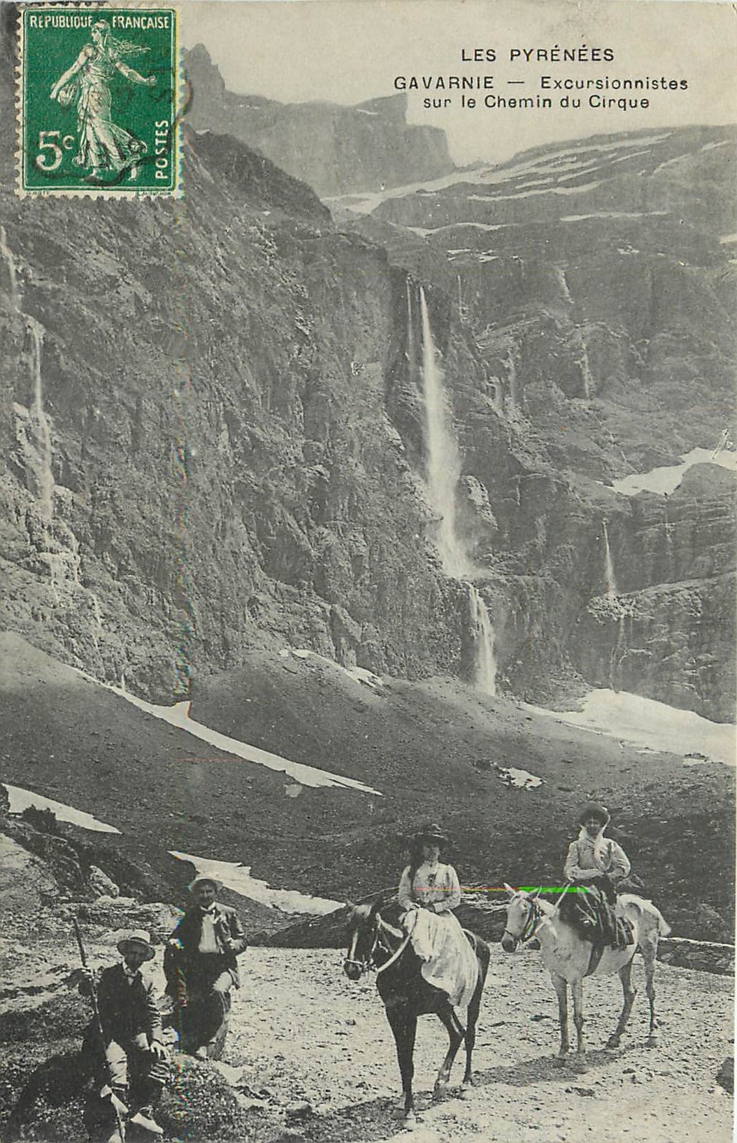 CPA Gavarnie Excursionistes sur le Chemin du Cirque Chevaux