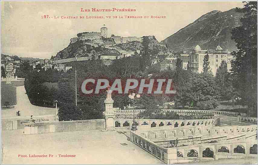 CPA Le Chateau de Lourdes vu de la Terrasse du Rosaire 