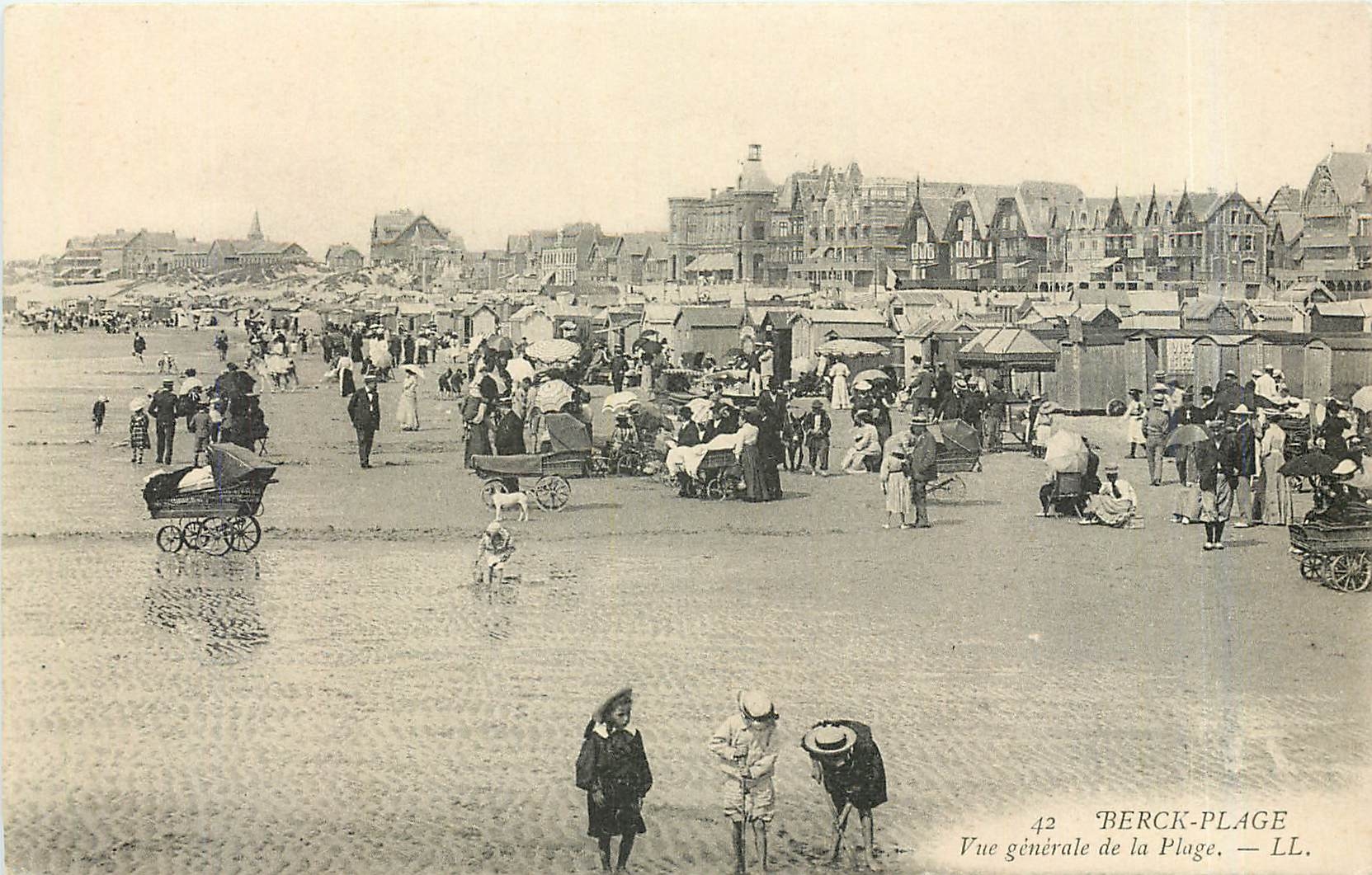 CPA Berck Plage Vue generale de la Plage 
