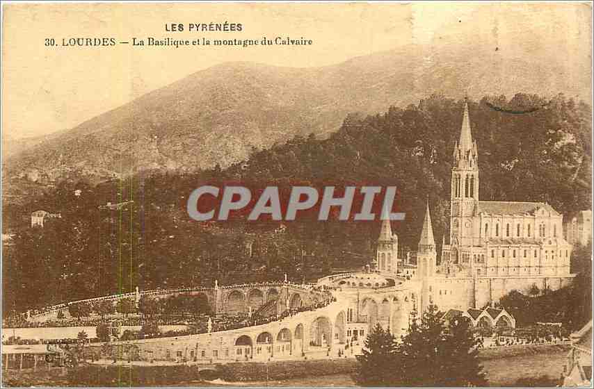 CPA Lourdes La Basilique et la montagne du Calvaire 