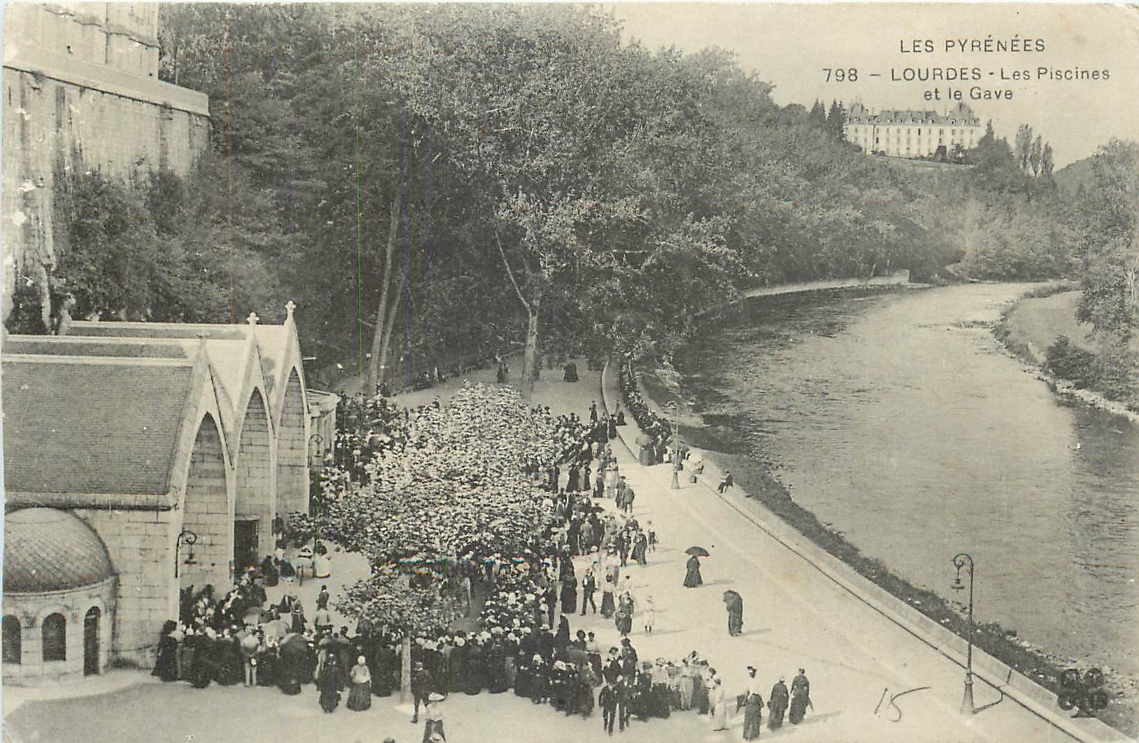 CPA Lourdes Les Piscines et le Gave 