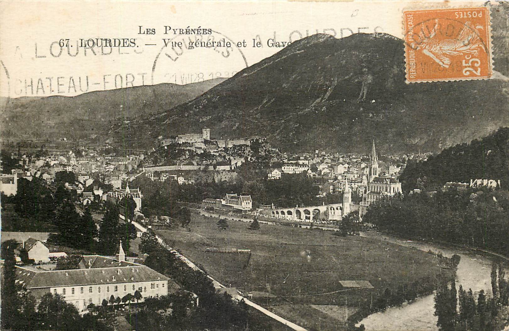 CPA Lourdes Vue generale et le Gave 