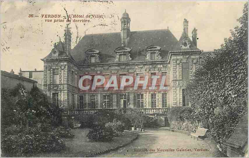 CPA Verdun L'Hotel de Ville vue prise de derriere 