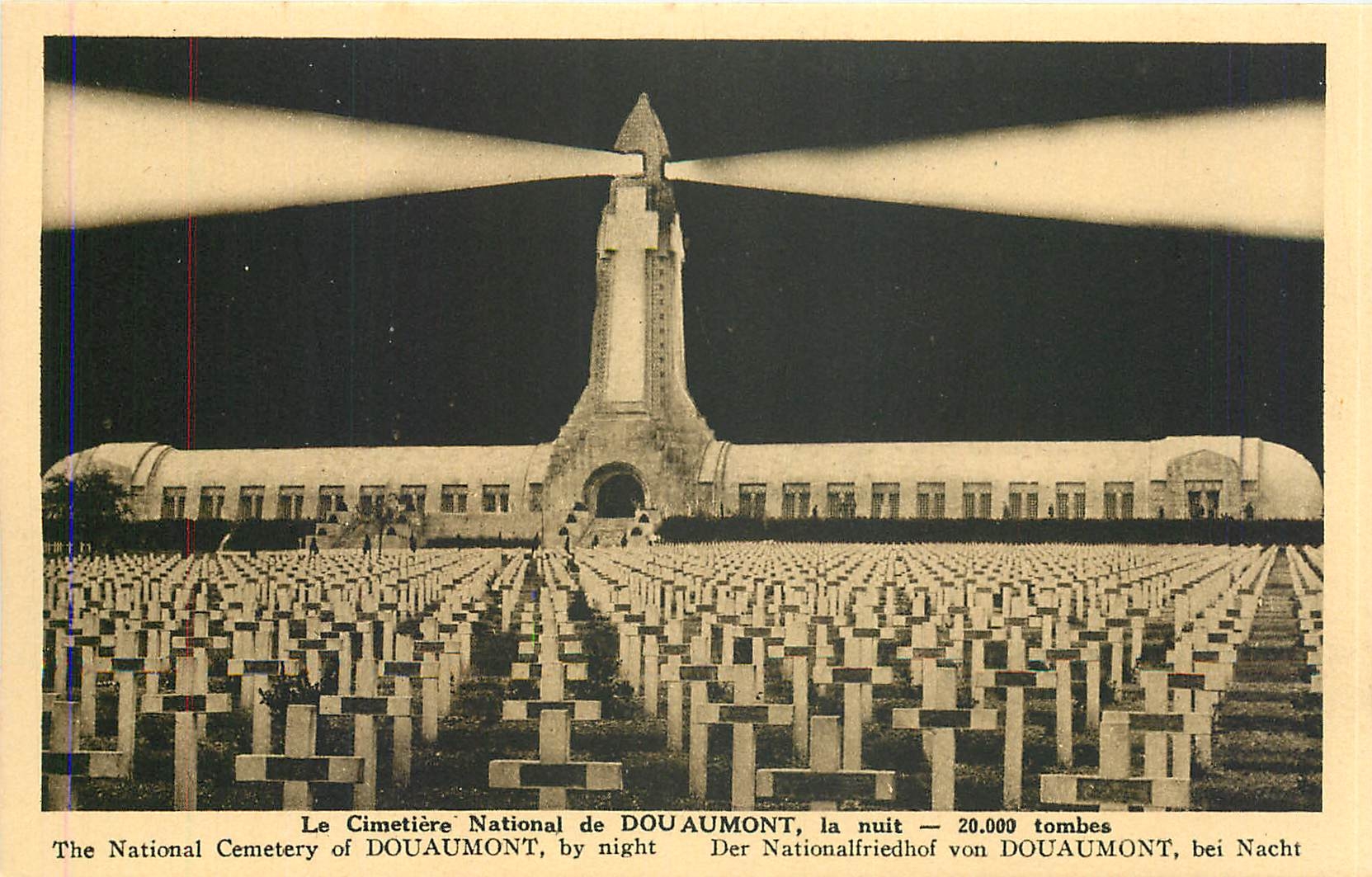 CPA Le Cimetiere National de Douaumont la nuit 