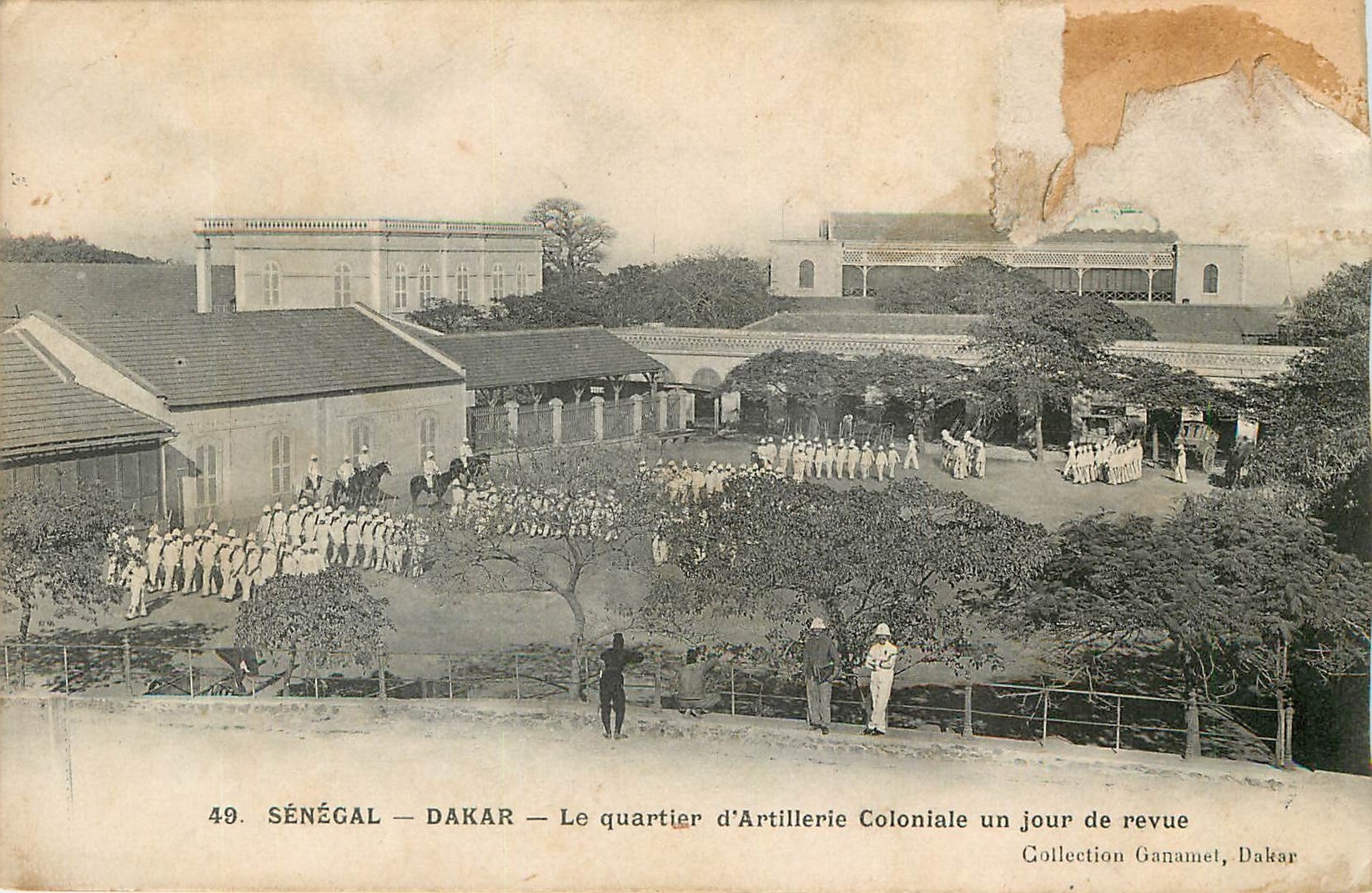 CPA Senegal Dakar Le quartier d'Artillerie Coloniale un jour de revue 