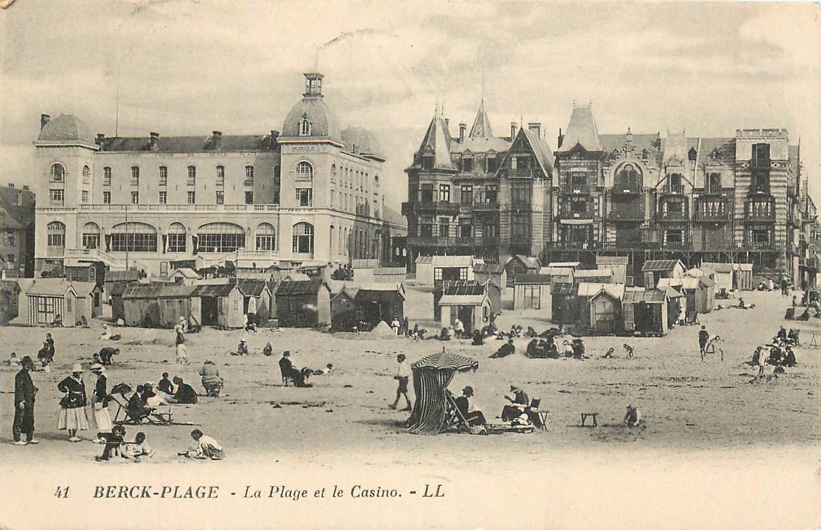 CPA Berck Plage La Plage et le Casino 
