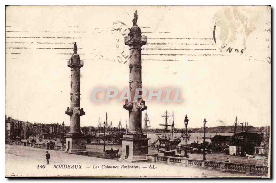 Bordeaux CPA Les colonnes rostrales