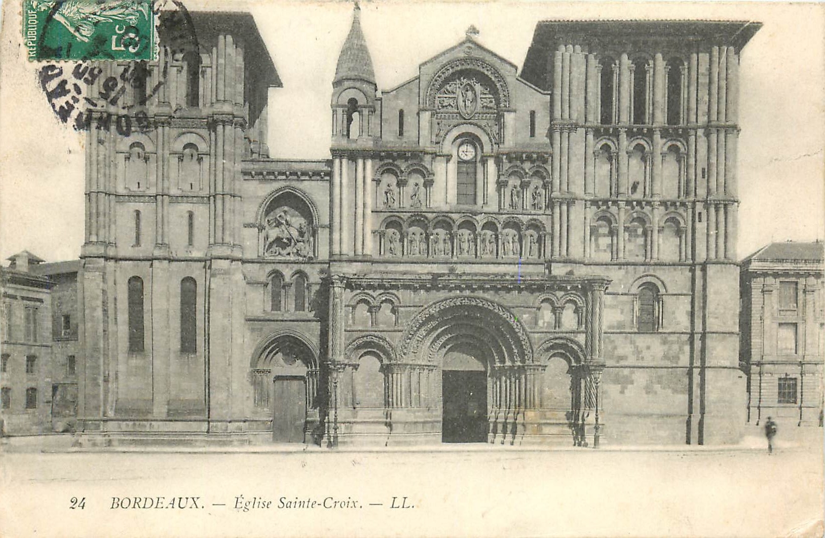 CPA Bordeaux Eglise Sainte Croix 
