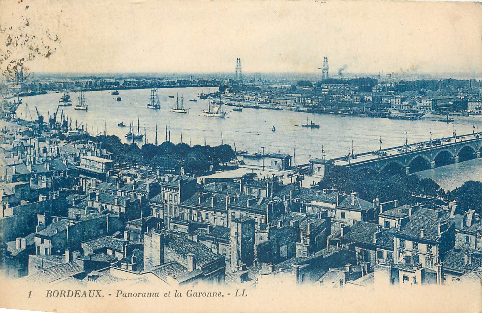 CPA Bordeaux Panorama et la Garonne 