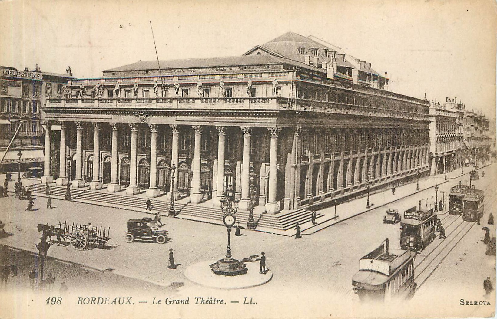 CPA Bordeaux Le Grand Theatre Tramway
