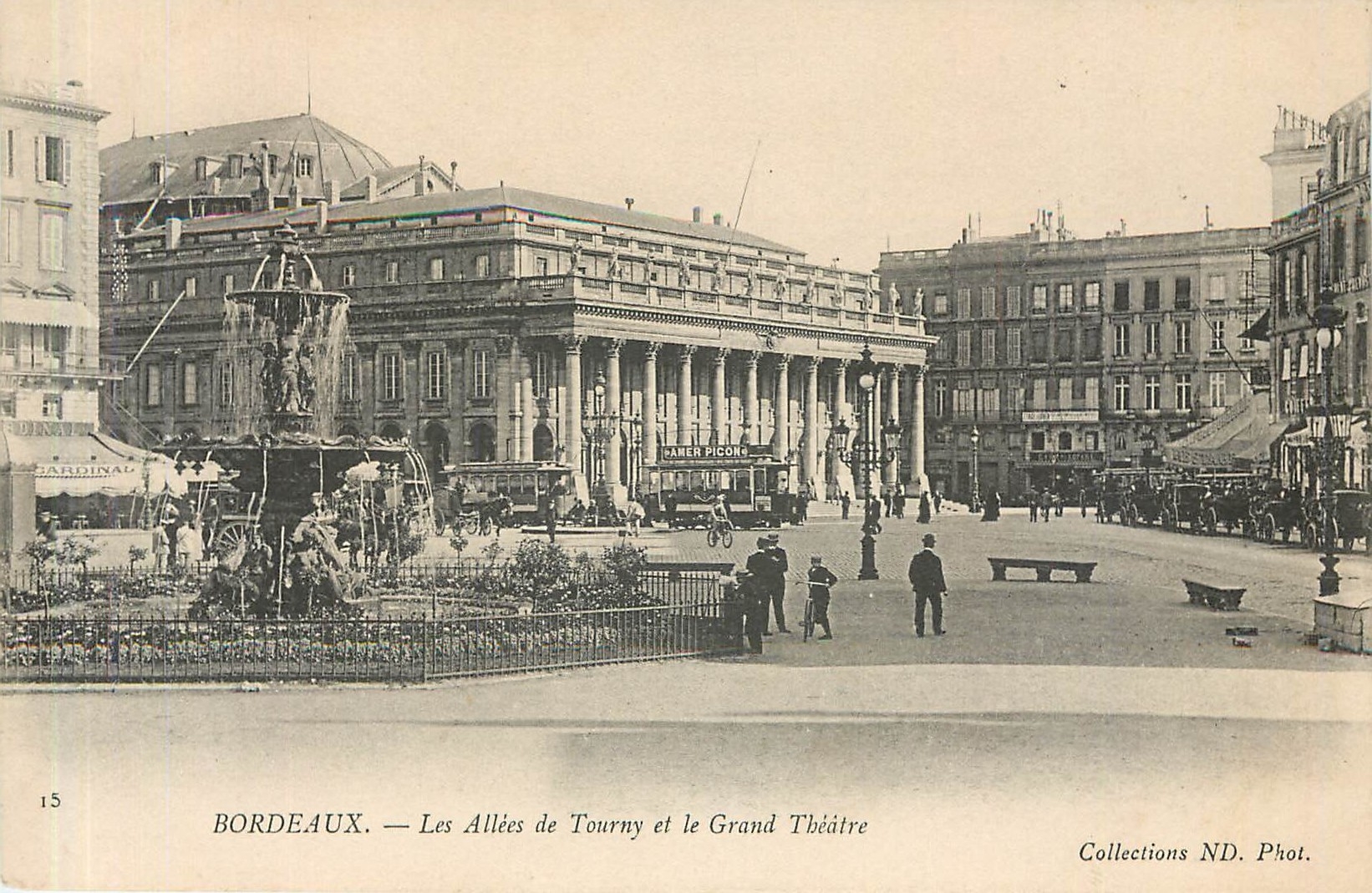 CPA Bordeaux Les Allees de Tourny et le Grand Theatre 