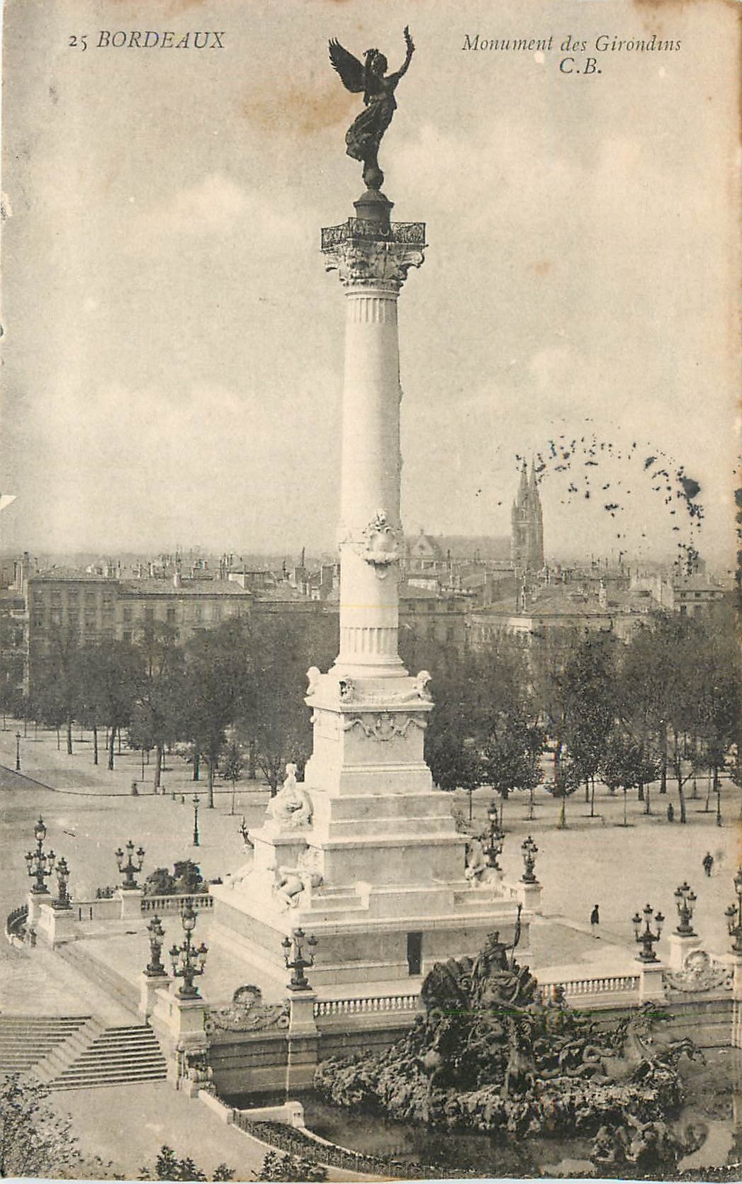 CPA Bordeaux Monument des Girondins 