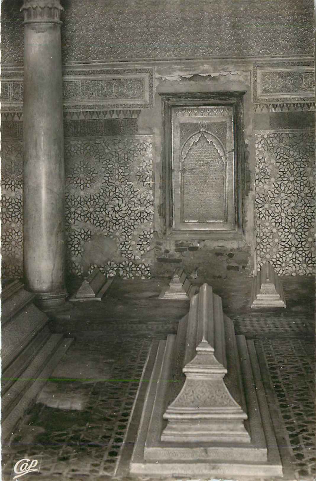 CPA Marrakech Tombeaux Saadieus Tombeau du sultan Ahmed et Mansour 