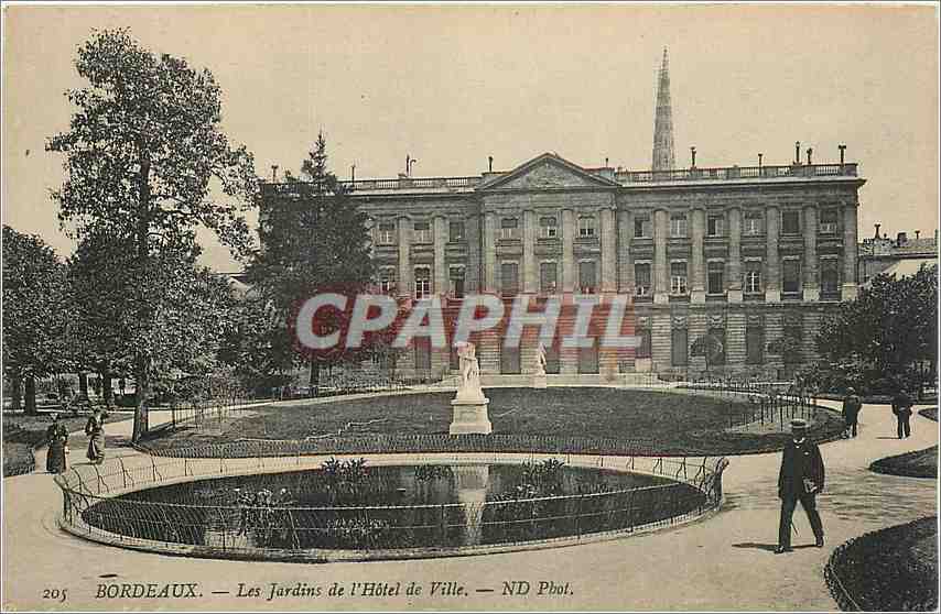 CPA Bordeaux Les Jardins de l'Hotel de Ville 