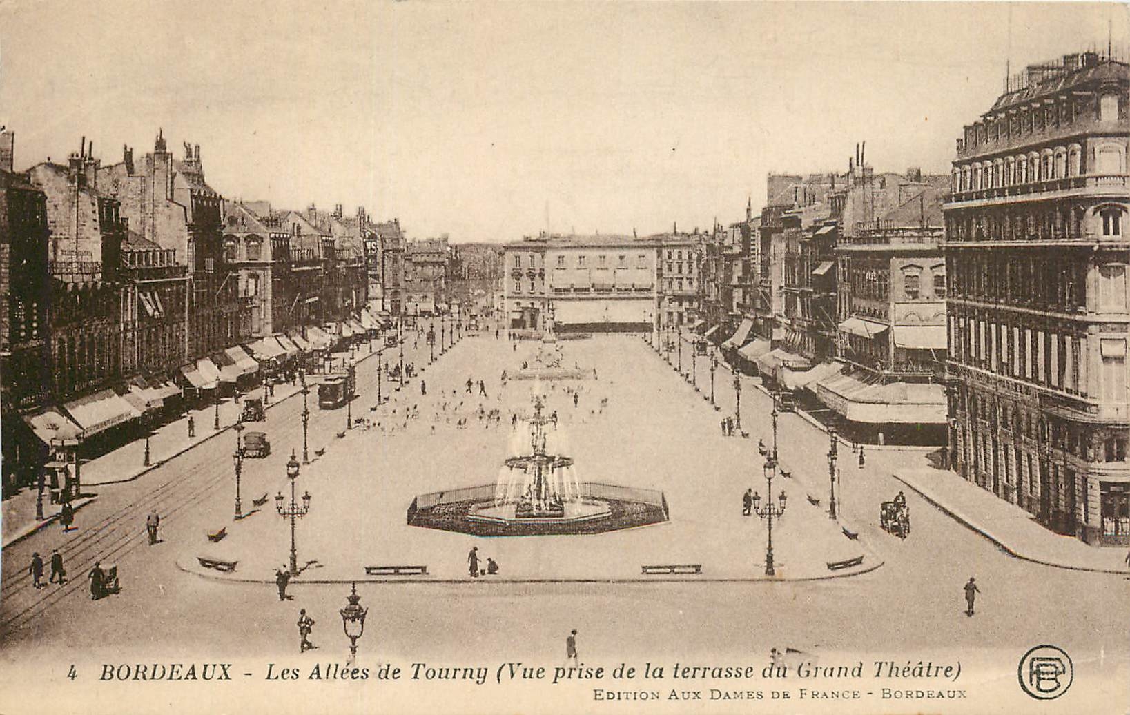 CPA Bordeaux Les Allees de Tourny Vue prise de la terrasse du Grand Theatre 