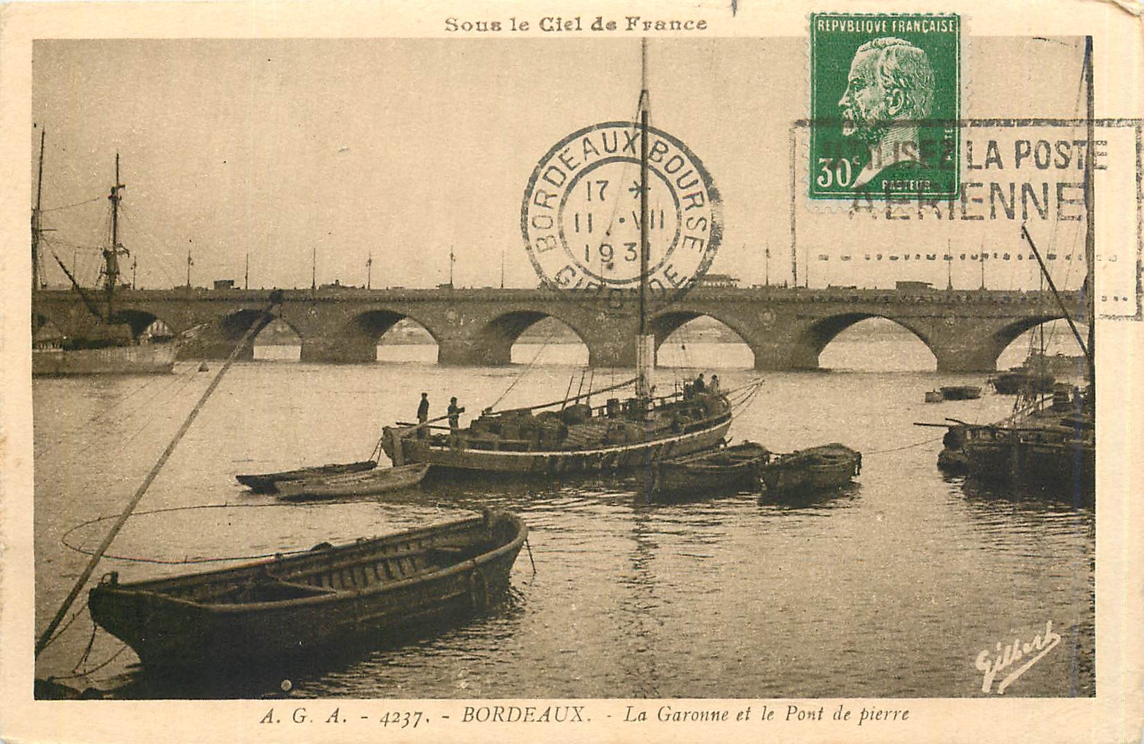 CPA Sous le Ciel de France Bordeaux La Garonne et le Pont de Pierre 