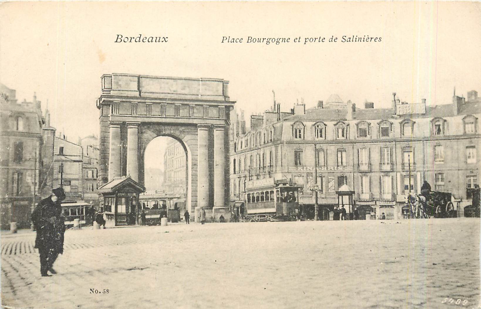 CPA Bordeaux Place Bourgogne et porte de Salinieres 