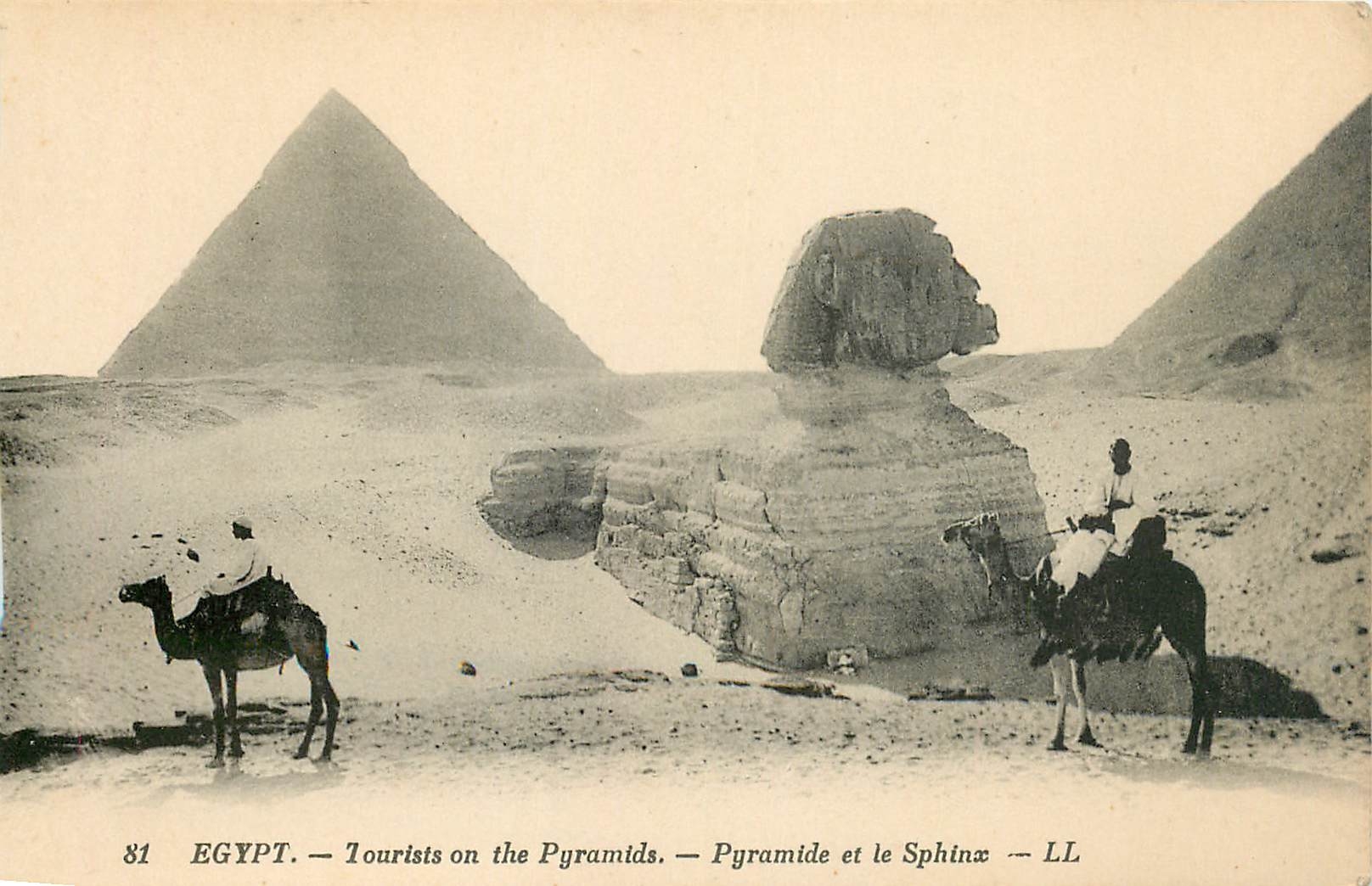 CPA Egypt Tourists on the Pyramids Pyramide et le Sphinx 