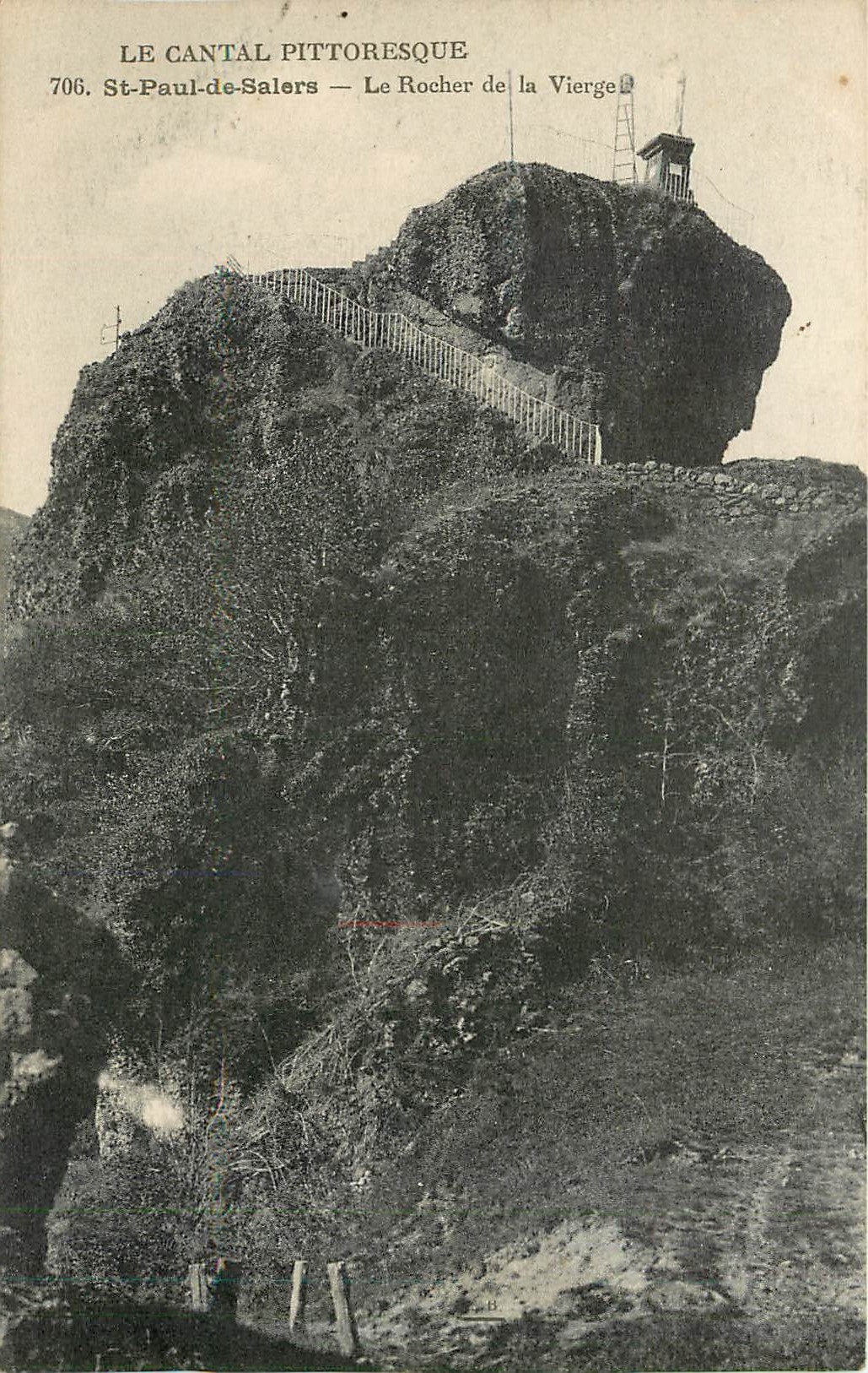 CPA Le Cantal Pittoresque St Paul de Salers Le Rocher de la Vierge 