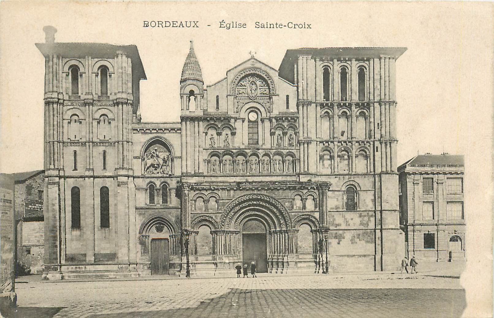 CPA Bordeaux Eglise Sainte Croix 