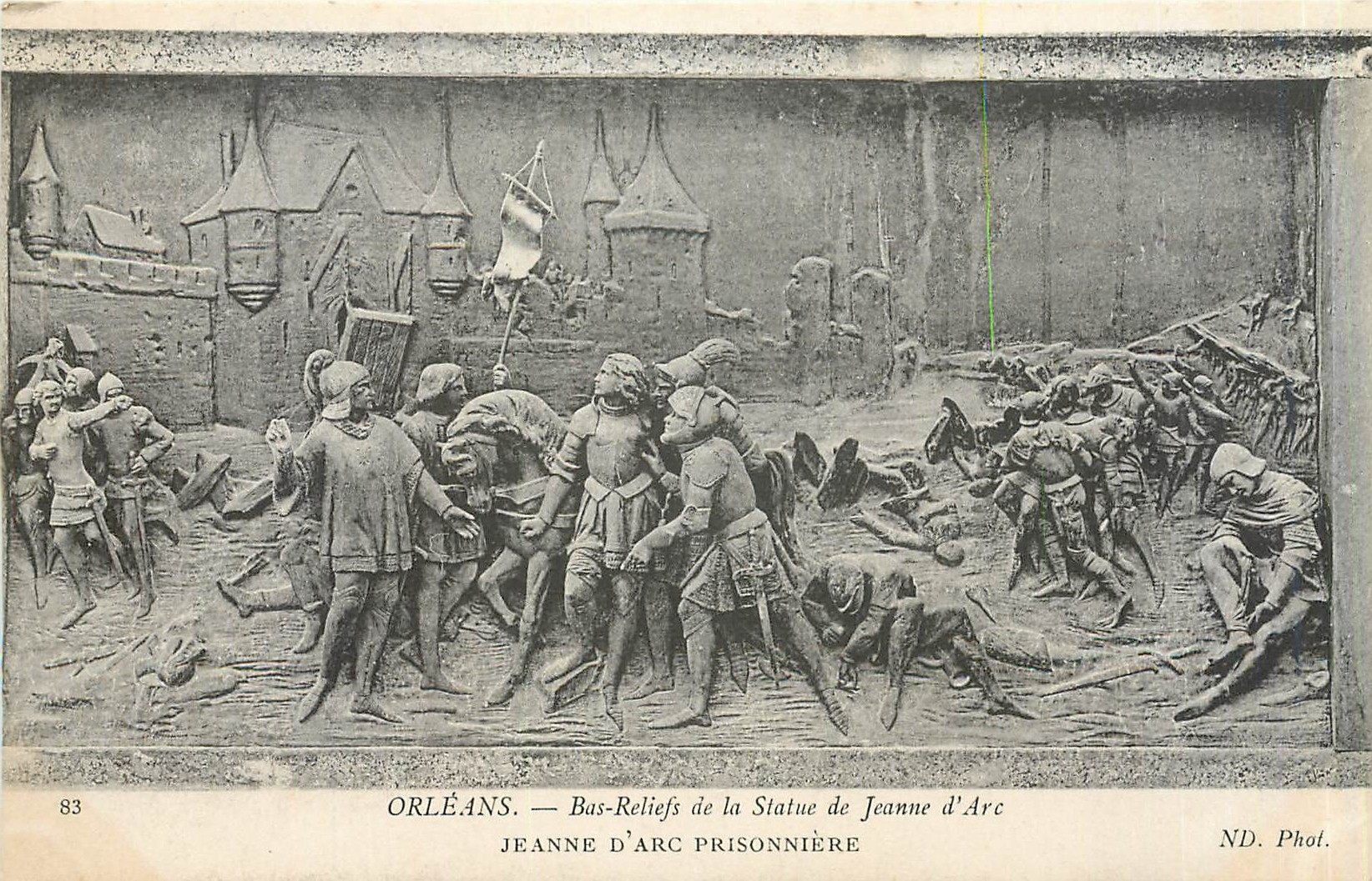 CPA Orleans Bas Relief de la Statue de Jeanne d'Arc Jeanne d'Arc Prisonniere 
