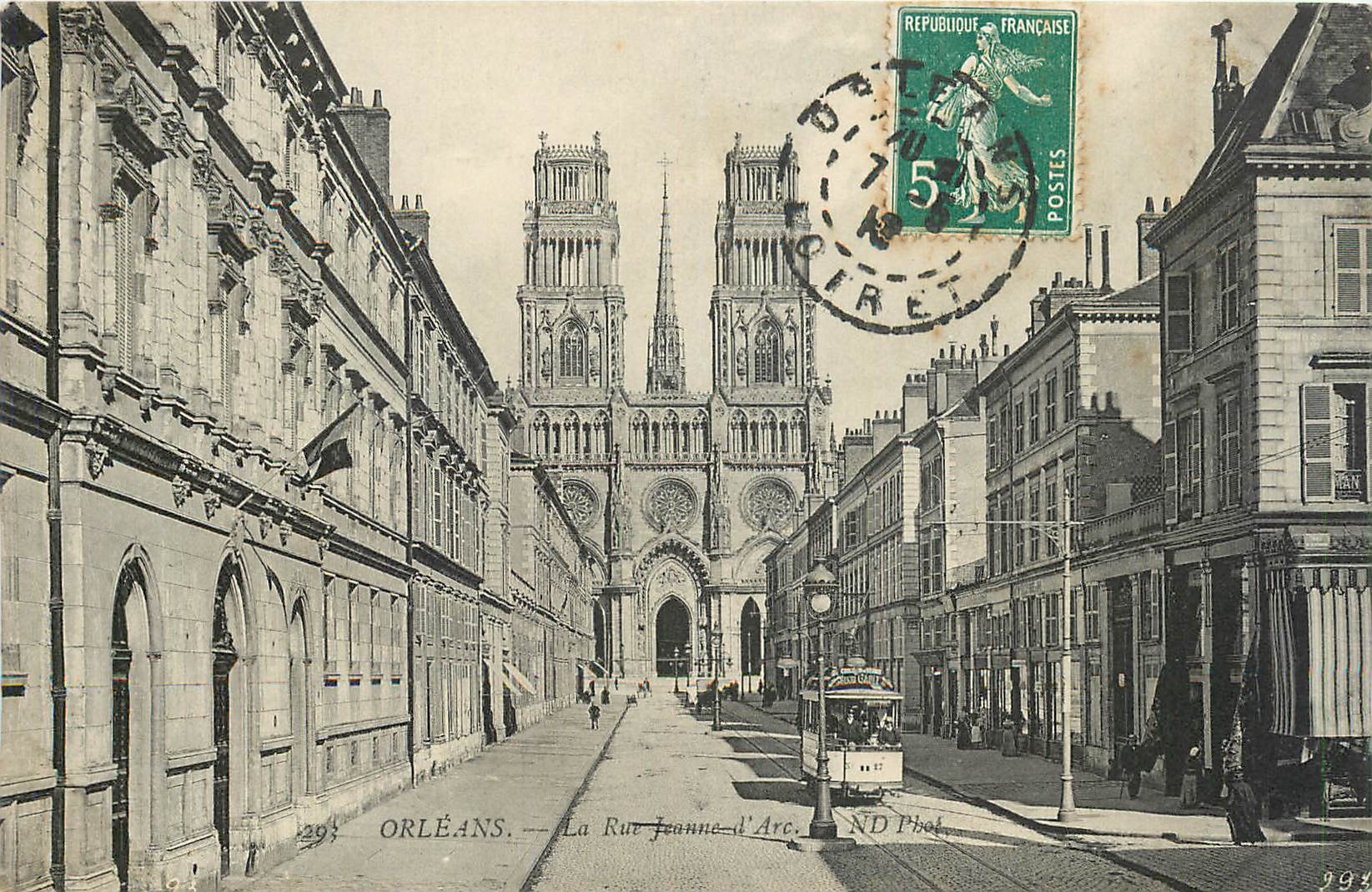 CPA Orleans La Rue Jeanne d'Arc Tramway