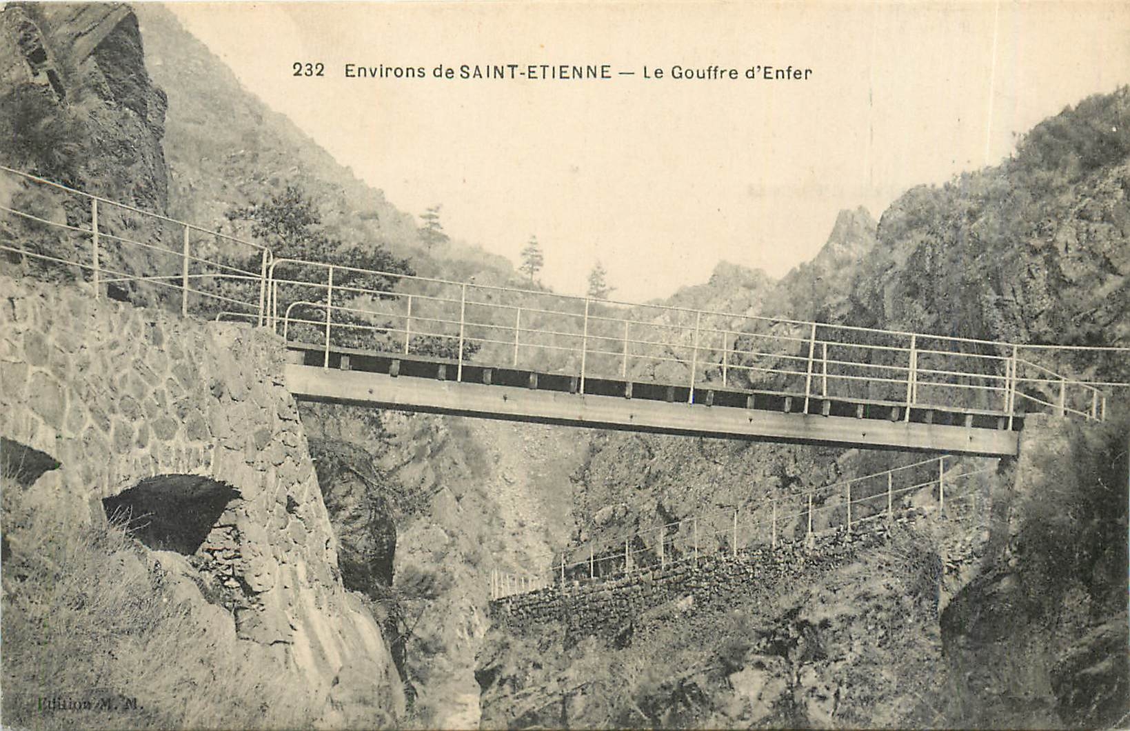 CPA Environs de Saint Etienne Le Gouffre d'Enfer 