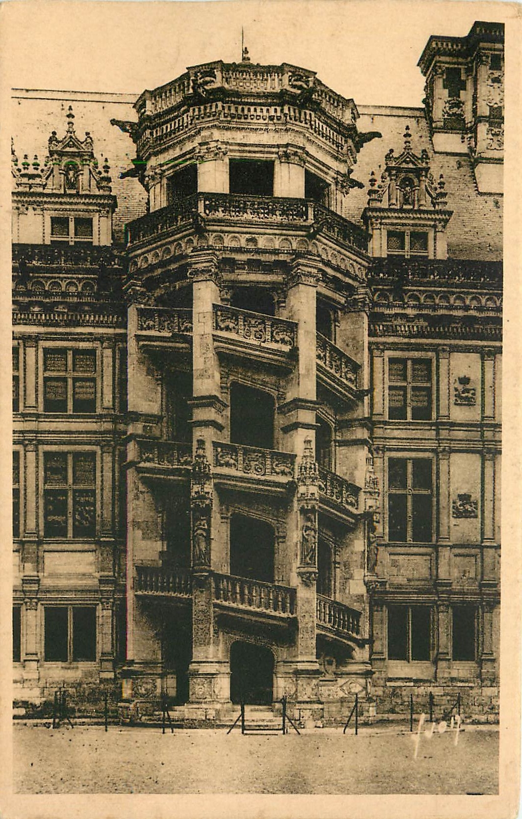 Blois (Loir-et-Cher) — Das Schloss — Treppenhaus François 1er — Éditions d'Art