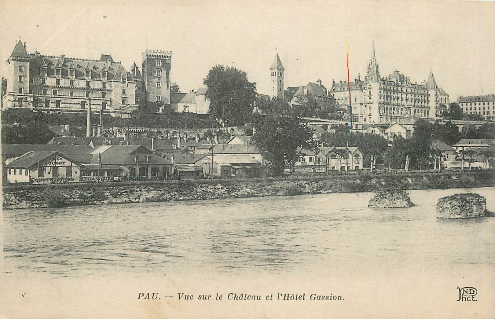 CPA Pau Vue sur le Chateau et l'Hotel Gassion 