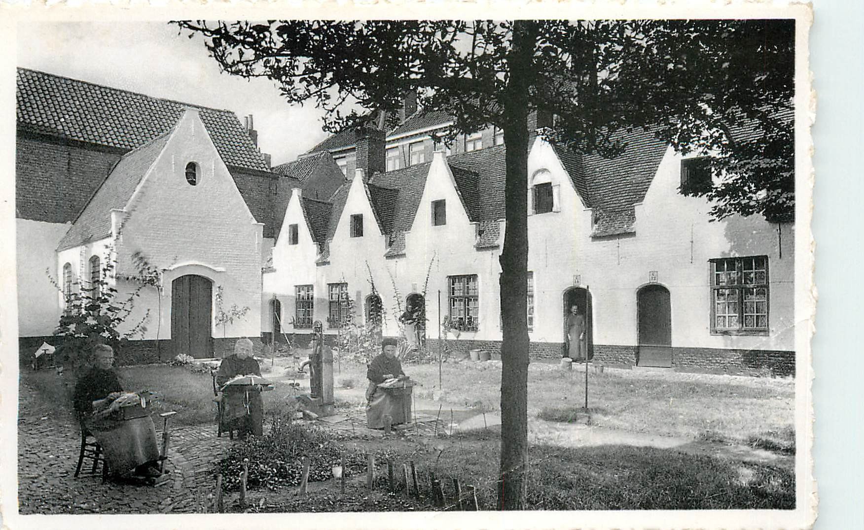 CPA Bruges Brugge Maison Dieu de Meulenaere Rue Neuve de Gand 