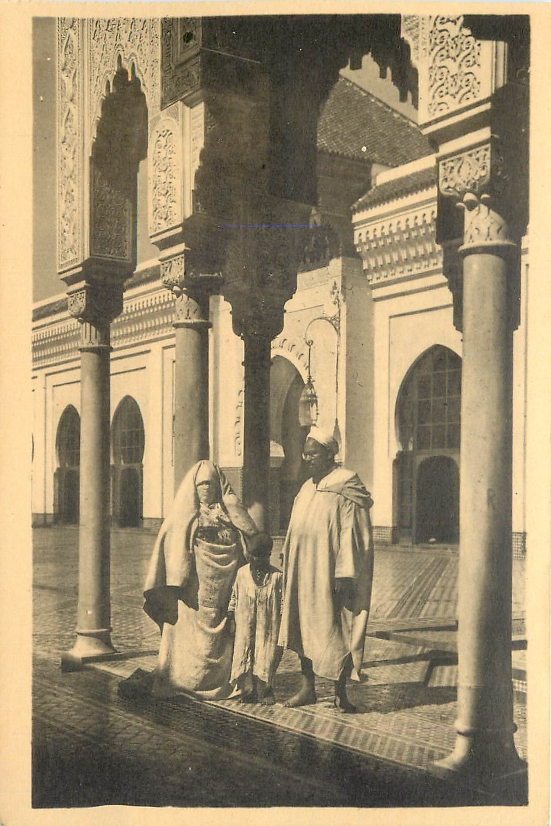 CPA Casablanca La Nouvelle Mosquee Detail des Colonnades 