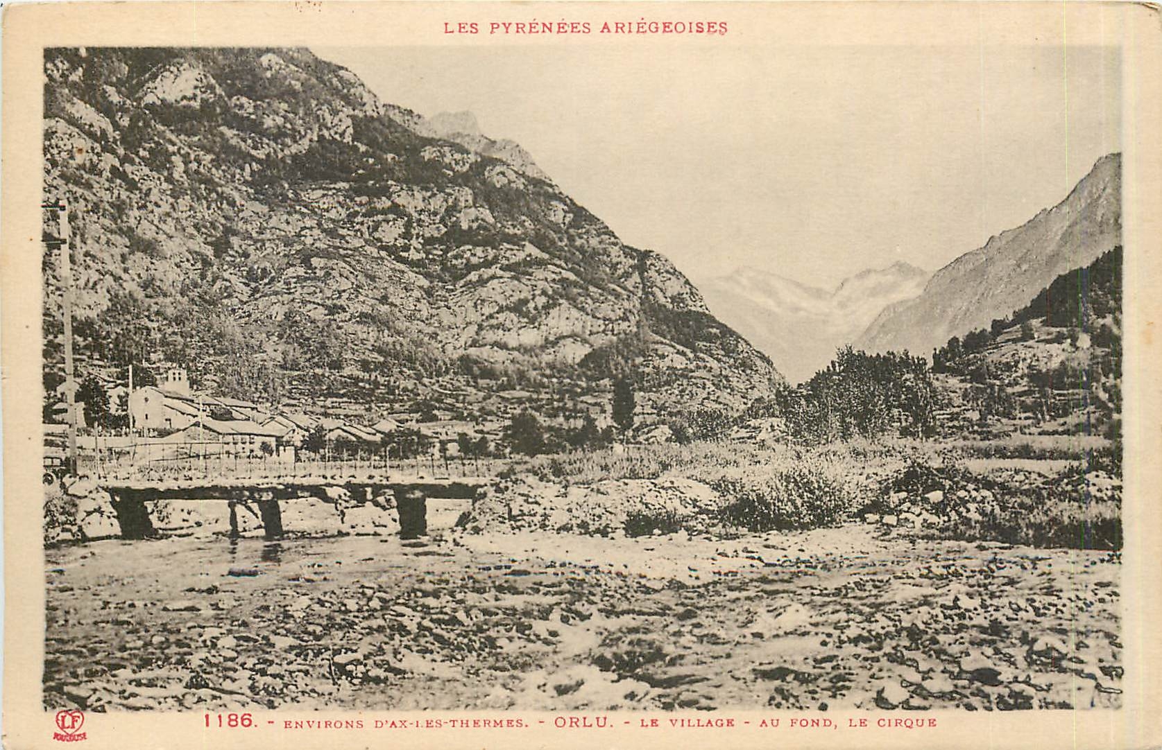 CPA Environs d'Ax les Thermes Orlu Le Village au fond le Cirque 