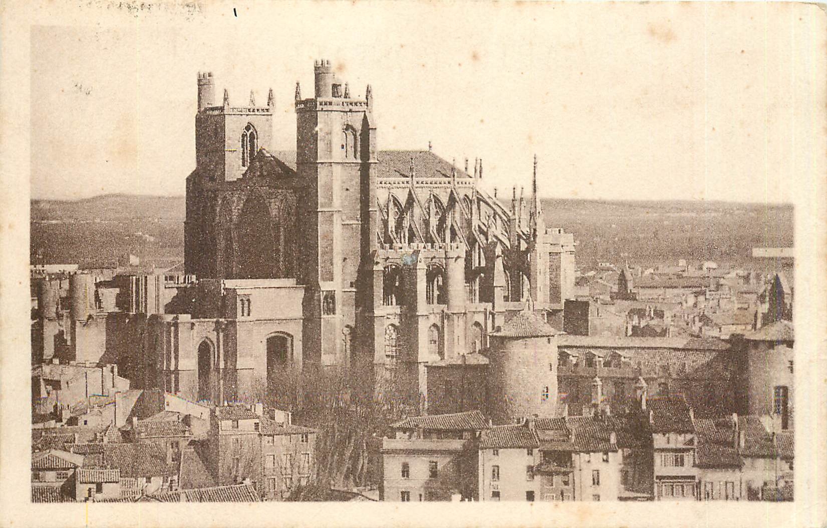 CPA Narbonne Cathedrale St Just et partie Nord du Palais des Archevegues 