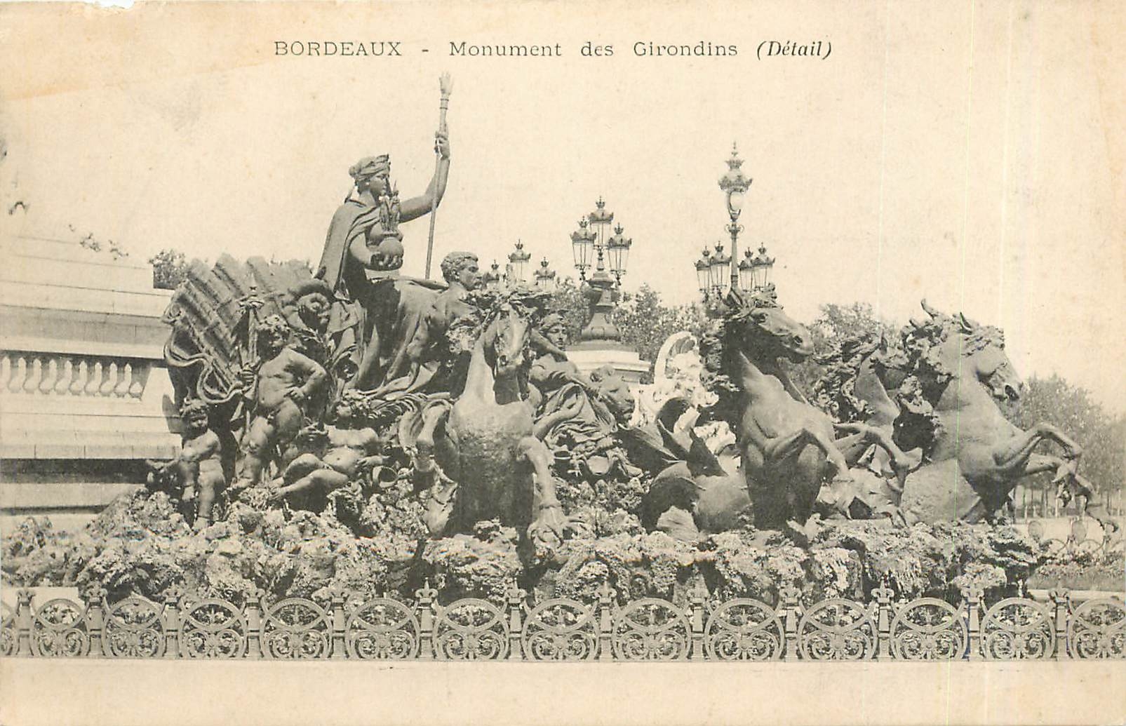CPA Bordeaux Monument des Girondins 