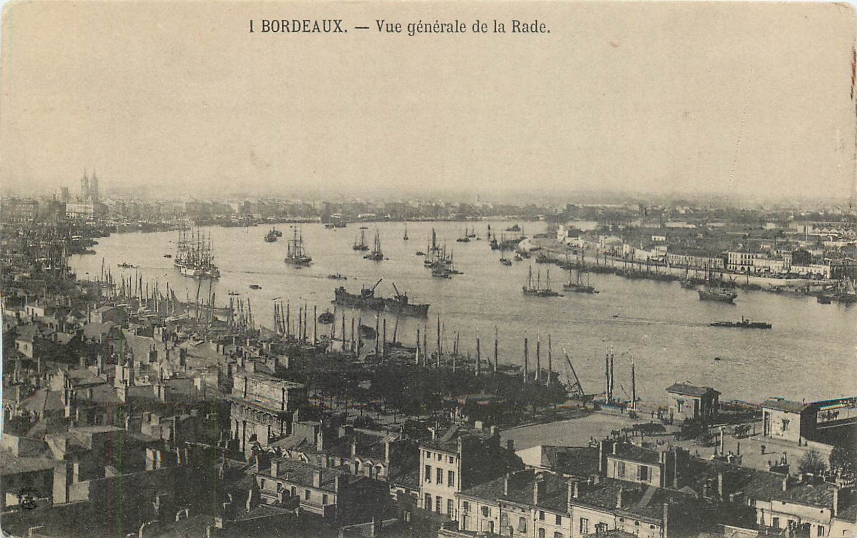 CPA Bordeaux Vue generale de la Rade 