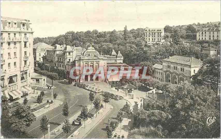CPA Chatelguyon Place Brosson Theatre Casino et Etablissement Thermal 