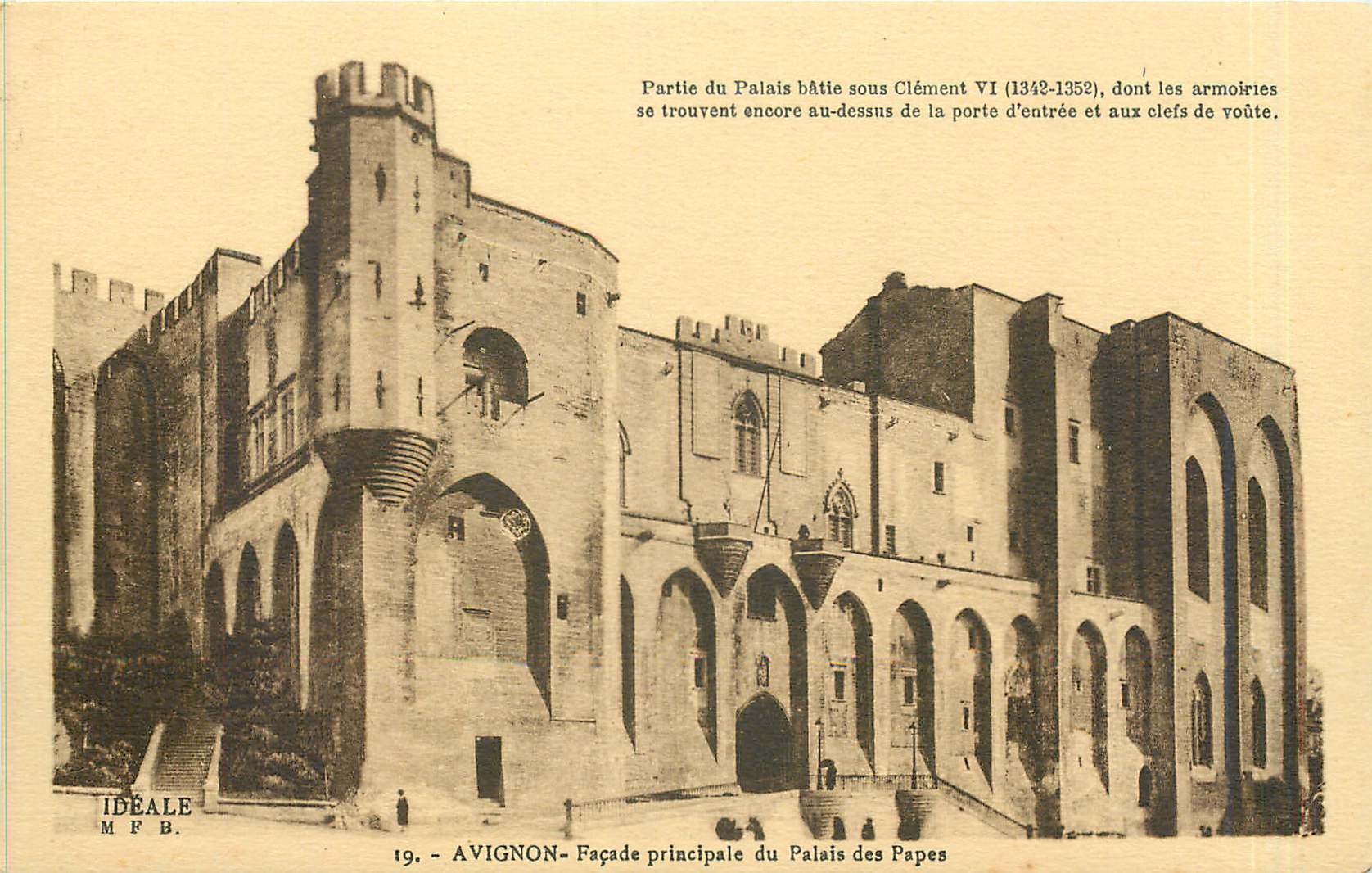 CPA Avignon Facade principale du Palais des Papes 