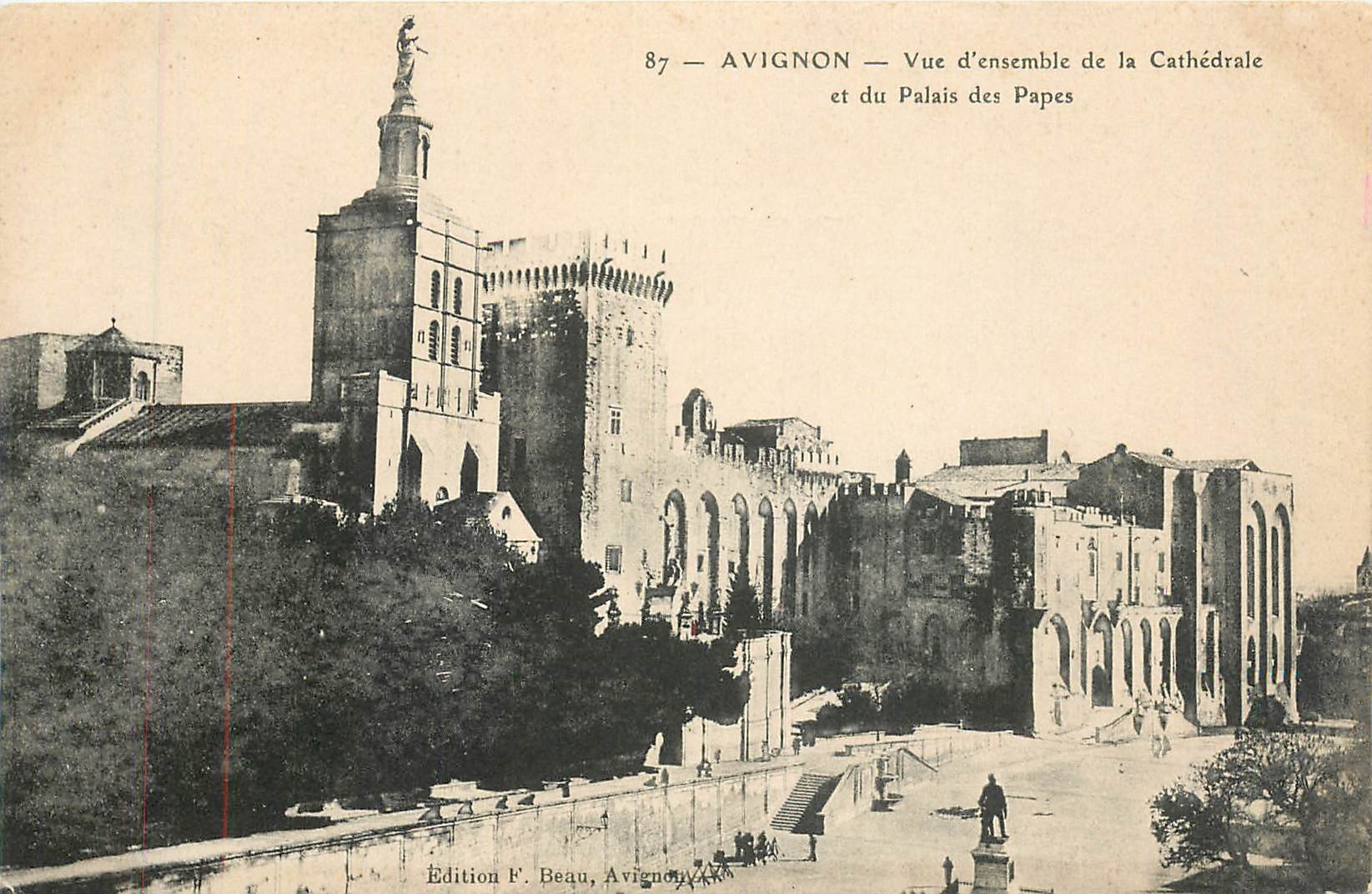 Avignon — Overview of the Cathedral and the Palais des Papes — Edition F. Beau, Avignon