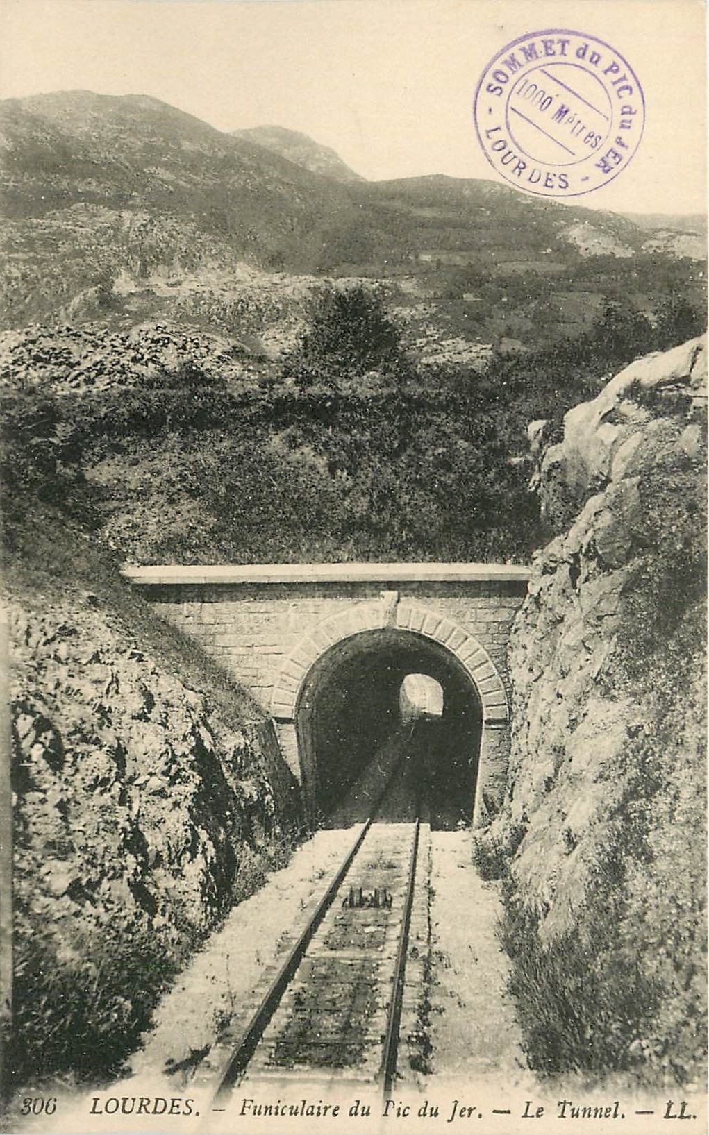 CPA Lourdes Funiculaire du Pic du Jer Le Tunnel 