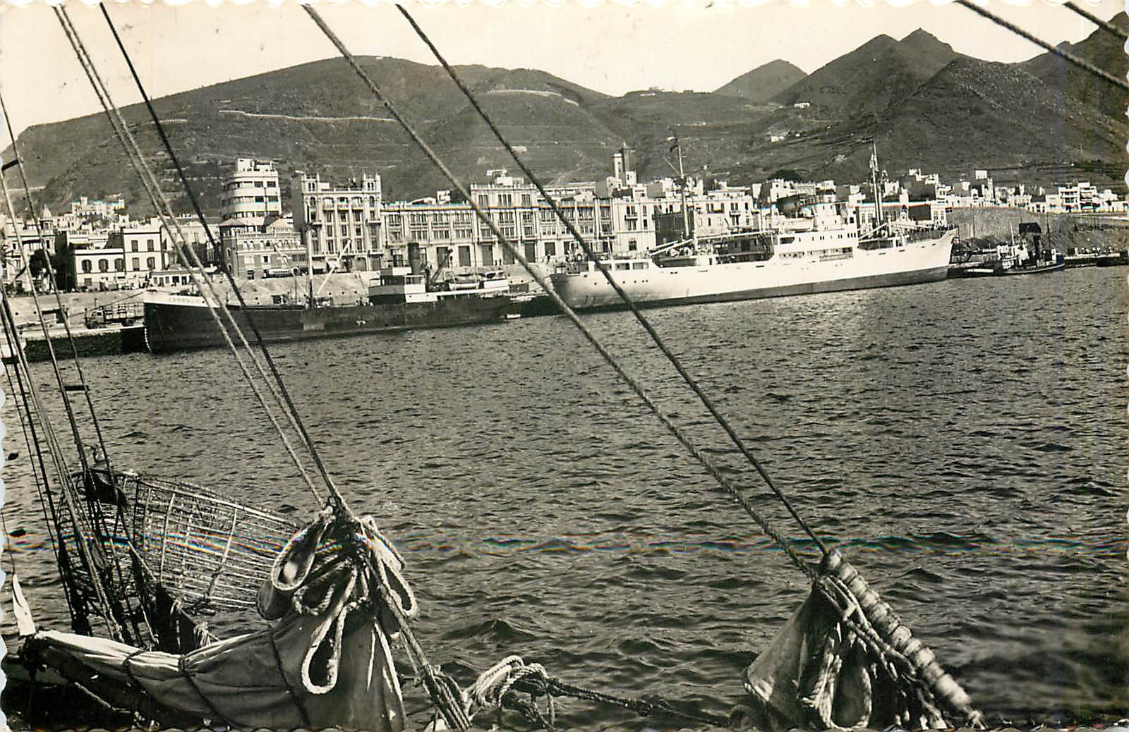 CPA Santa Cruz de Tenerife Quay de Ribera Bateaux