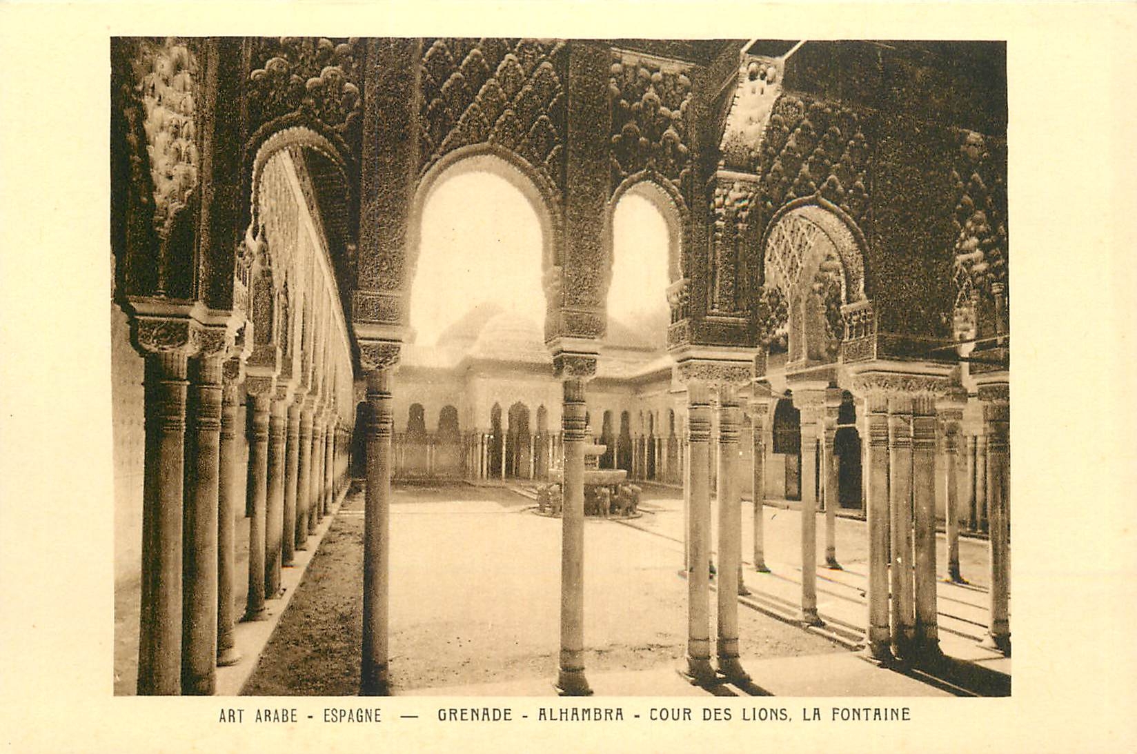 CPA Art Arabe Espagne Grenade Alhambra Cour des Lions La Fontaine 