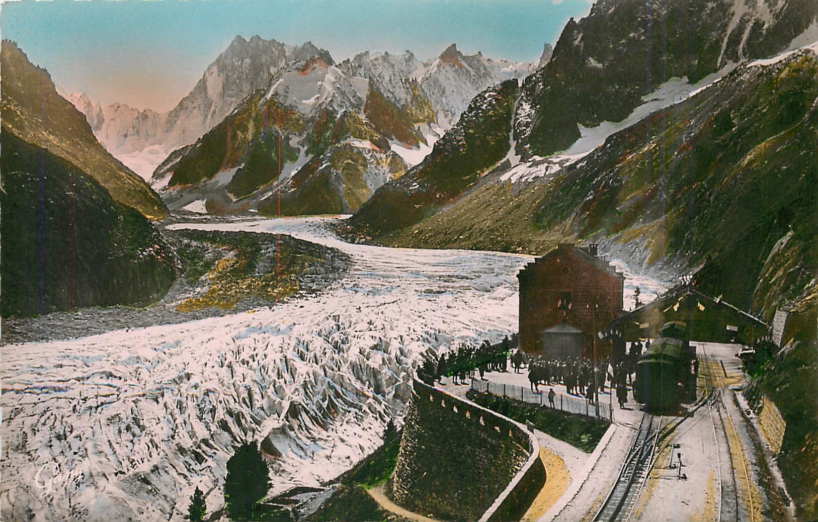 CPM Chamonix Mont Blanc La Mer de Glace arrivee du train a Montenvers Train
