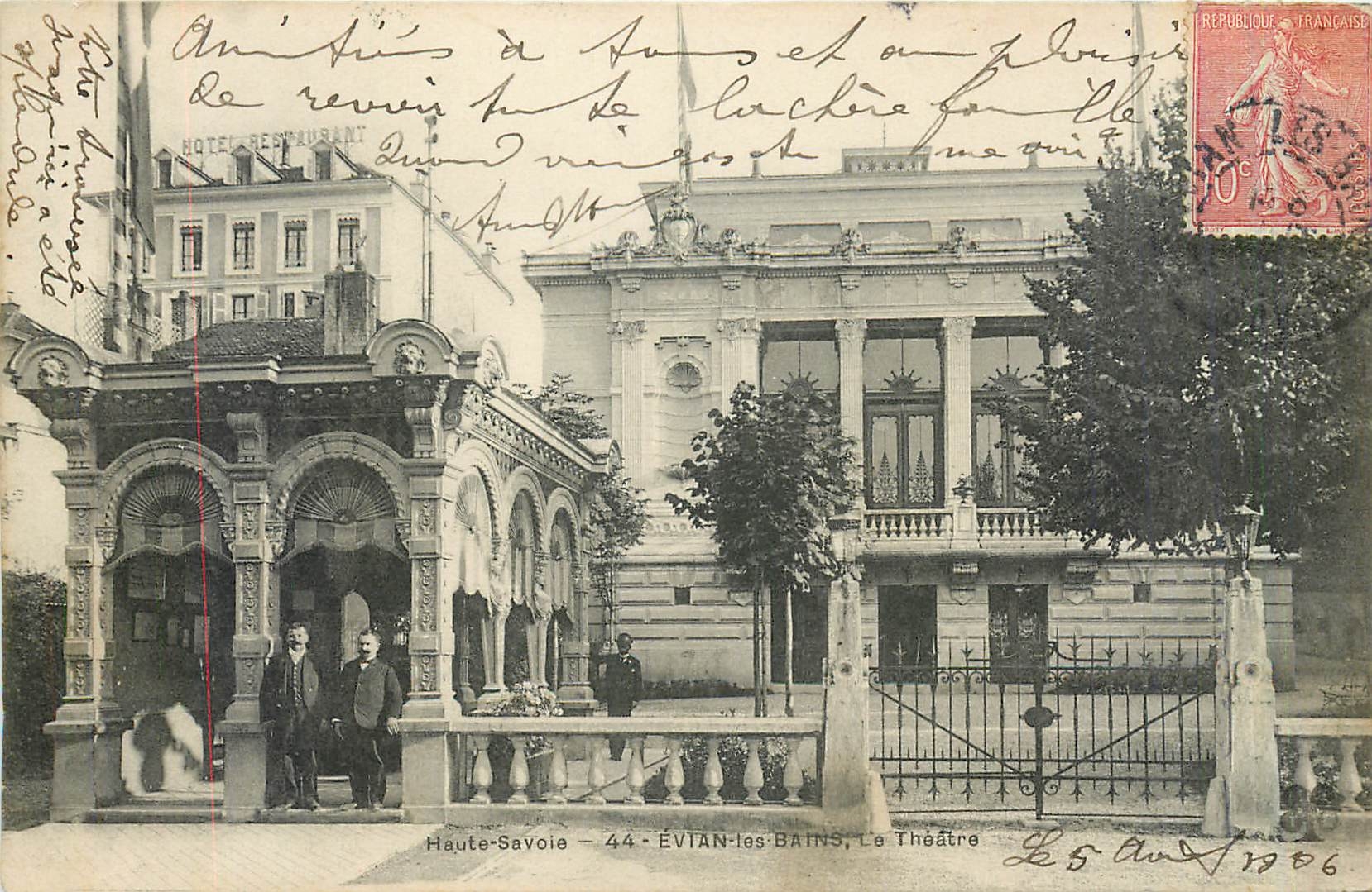 Évian-les-Bains — Le Théâtre — Éditeur inconnu, n° de série non visible