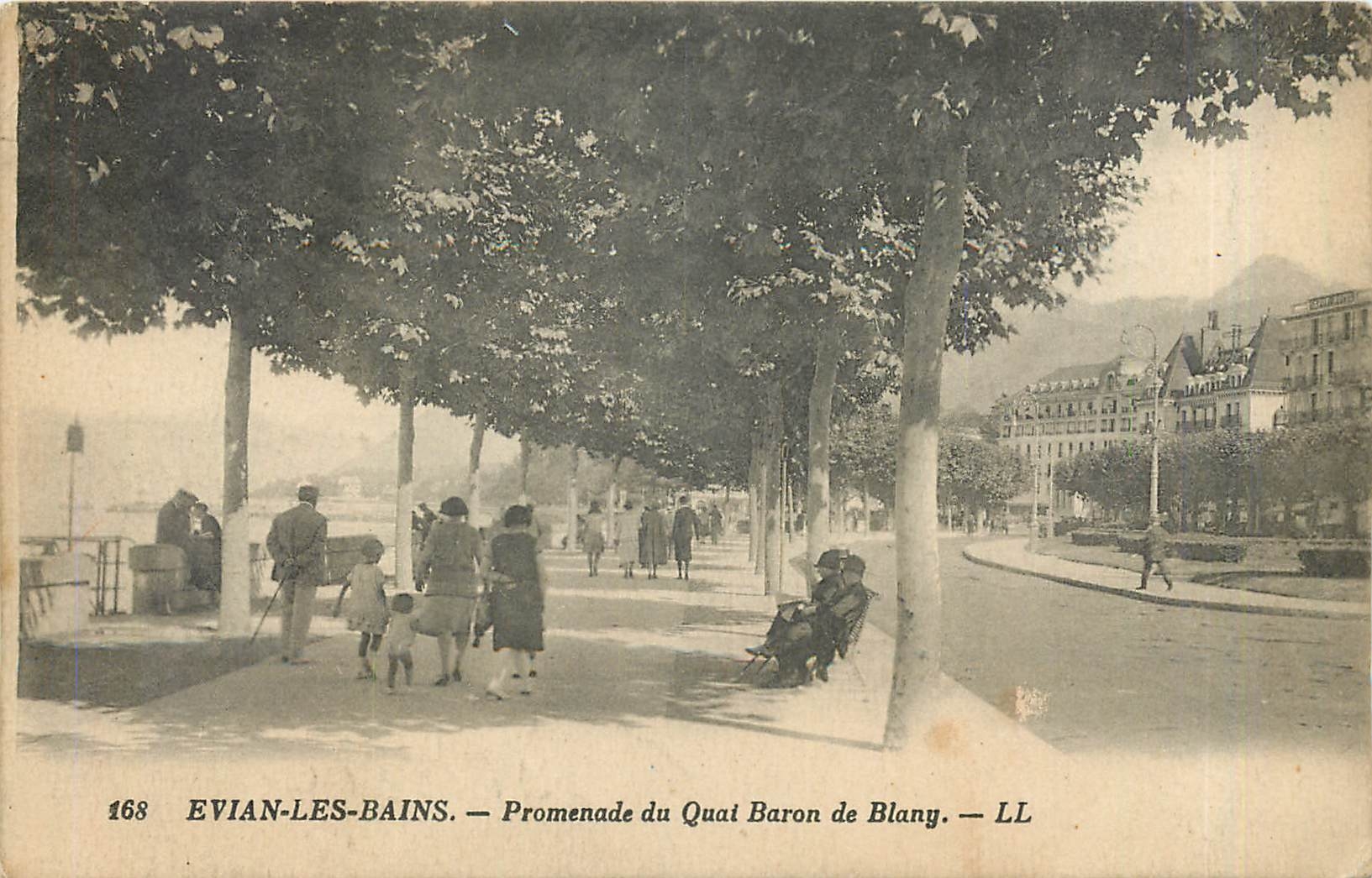 CPA Evian les Bains Promenade du Quai Baron de Blany 