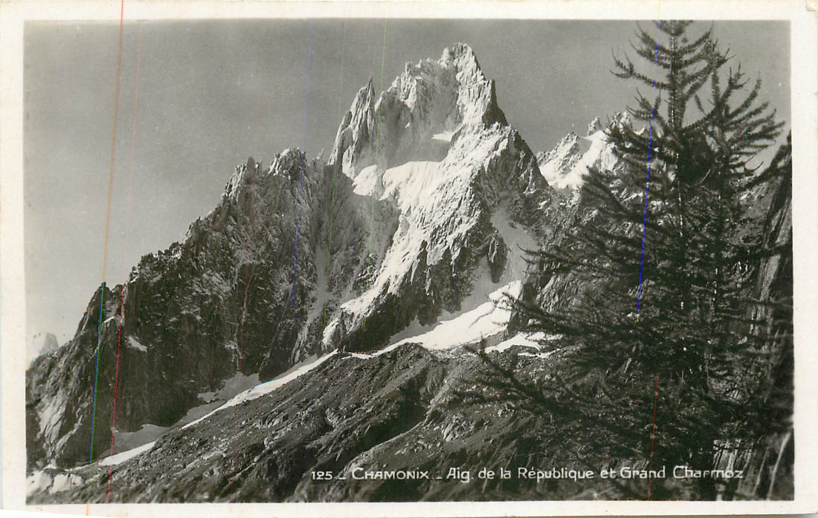 CPA Chamonix Aig de la Republique et Grand Charmoz 